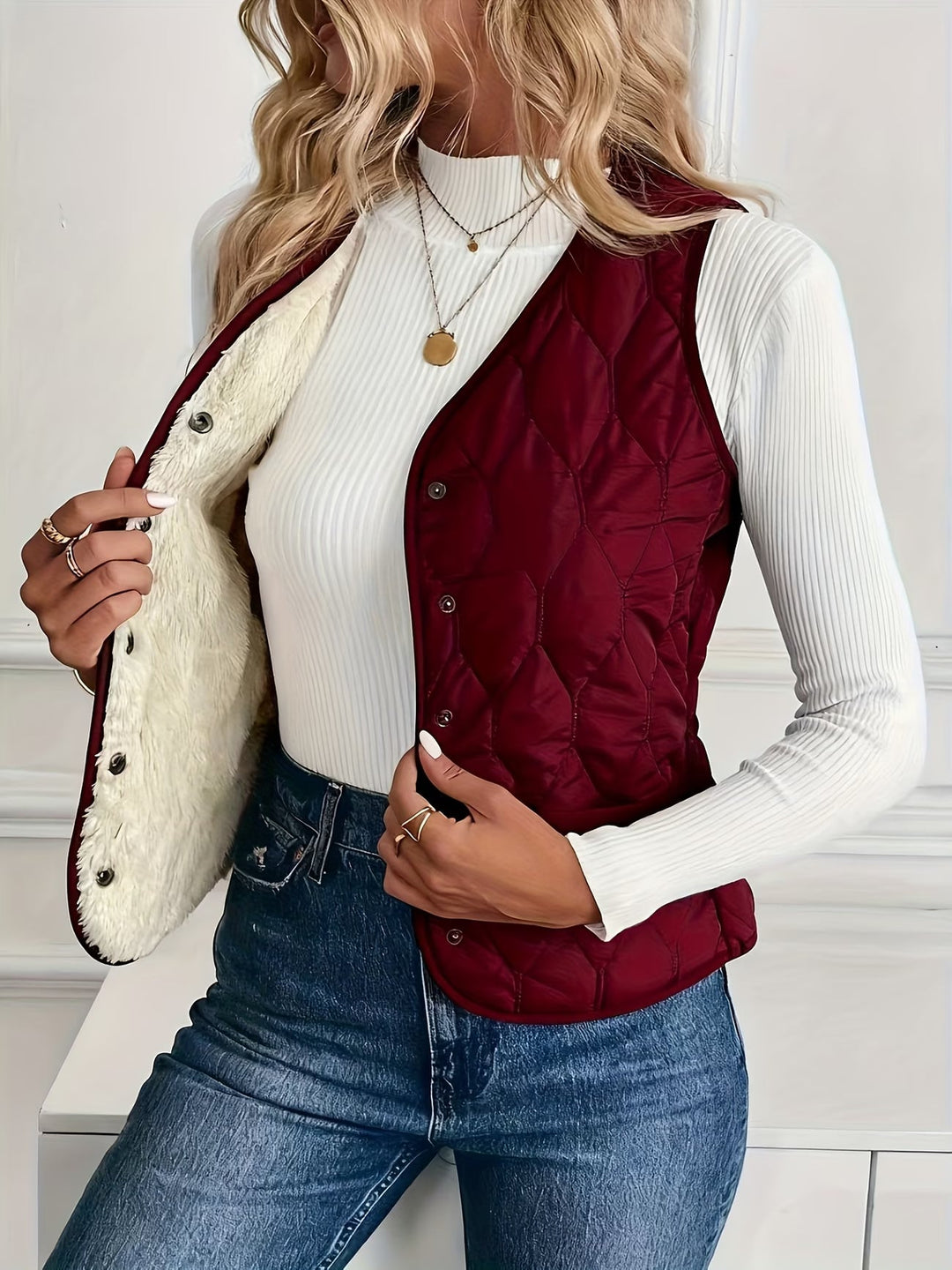 Seraora - Sleeveless Vest With Pockets
