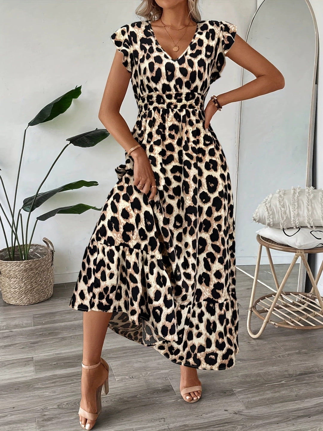 Ranika - Sleeveless Maxi Dress With V-neck
