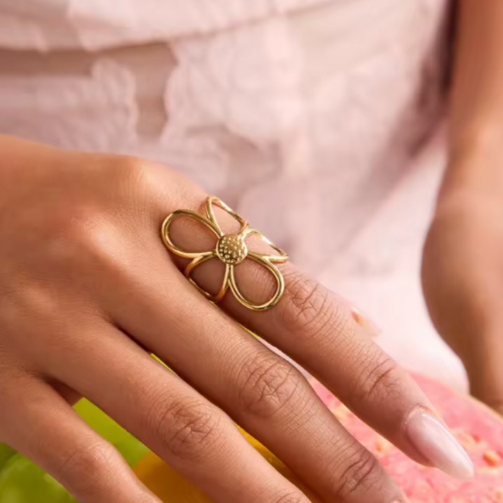 Meloni - Adjustable Daisy Inspired Ring