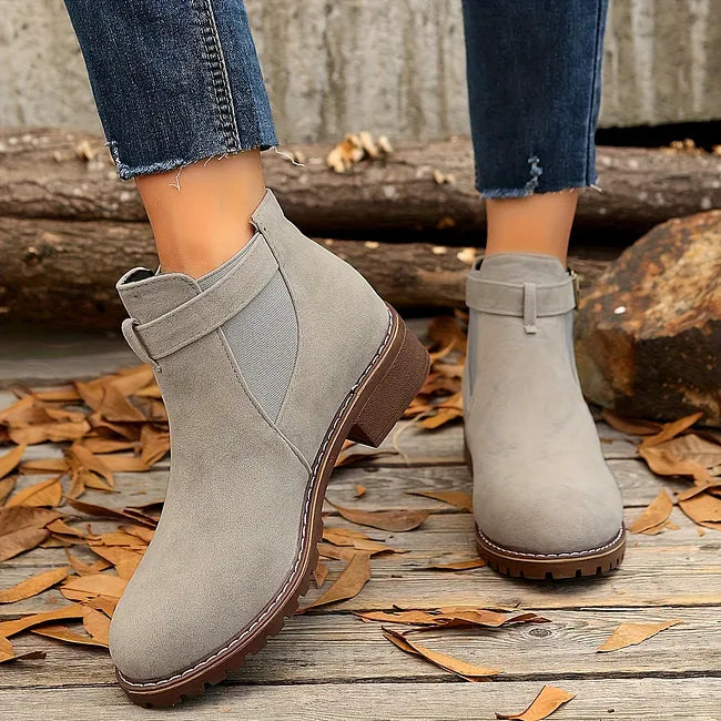 Veloella - Ankle Boots With Buckle Straps