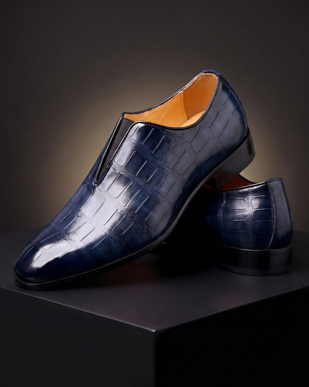 Arviian - Loafers with Crocodile Texture and Slip-On Fit